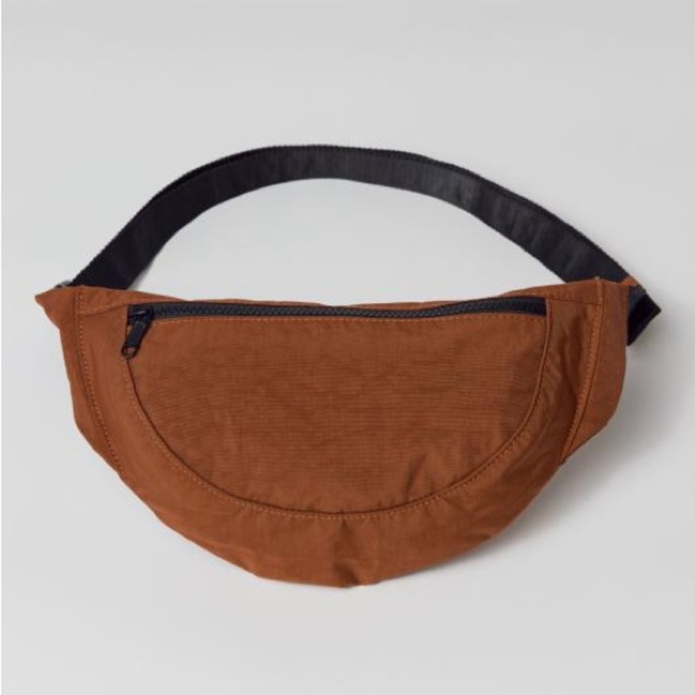 BAGGU Crescent Fanny Pack